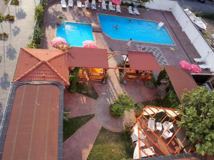 Alba Family Club Hotel Primorsko Exteriör bild