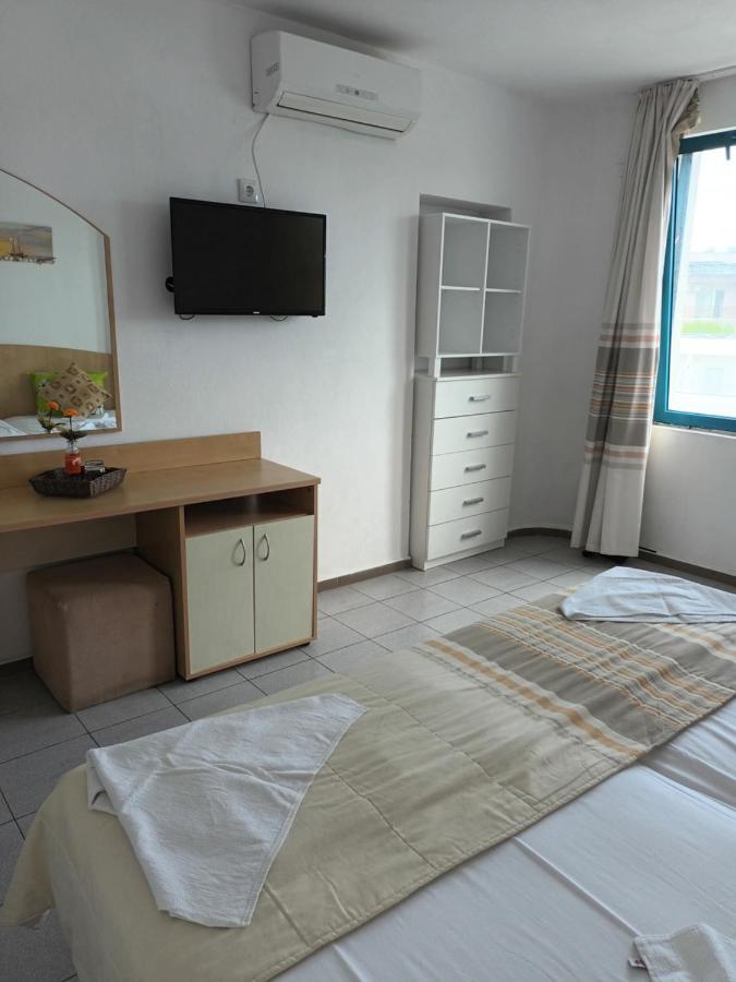 Alba Family Club Hotel Primorsko Exteriör bild