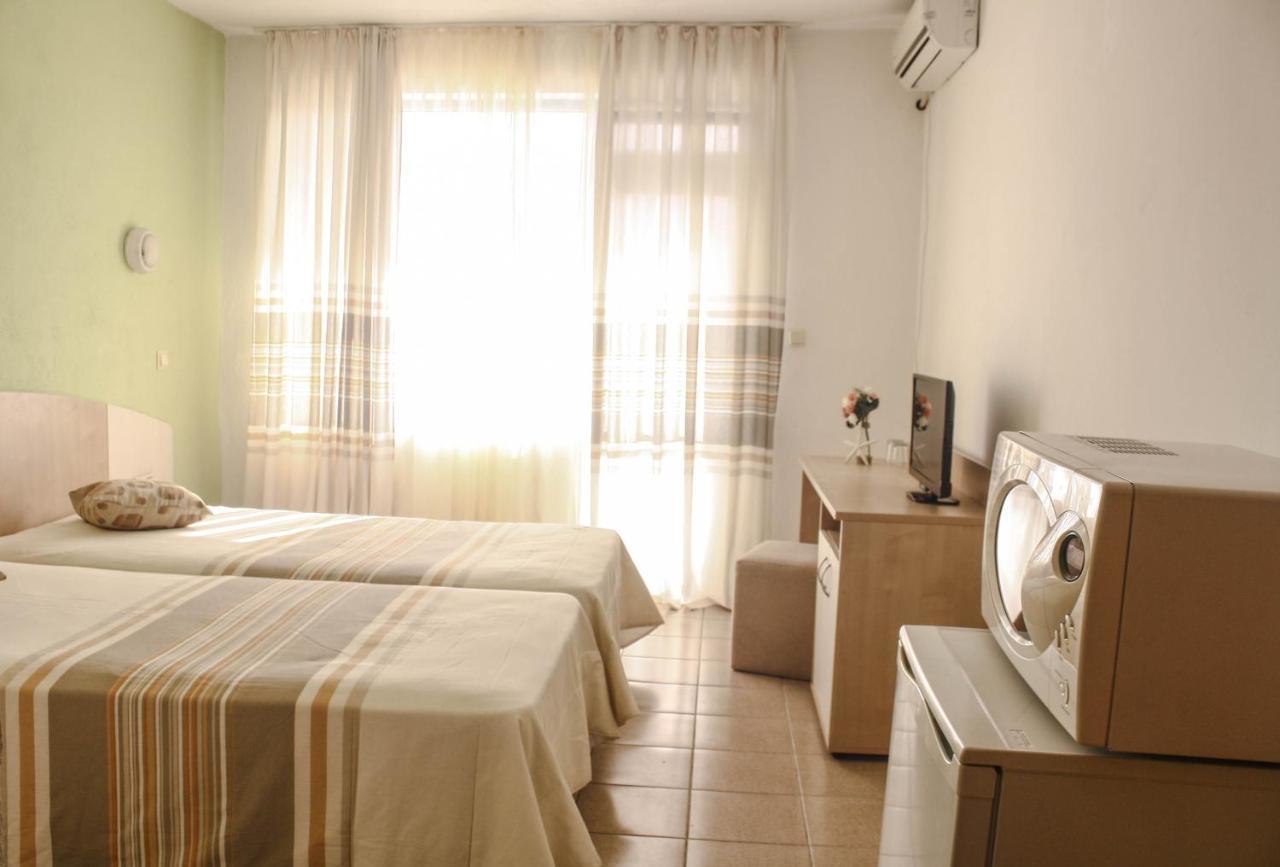 Alba Family Club Hotel Primorsko Exteriör bild