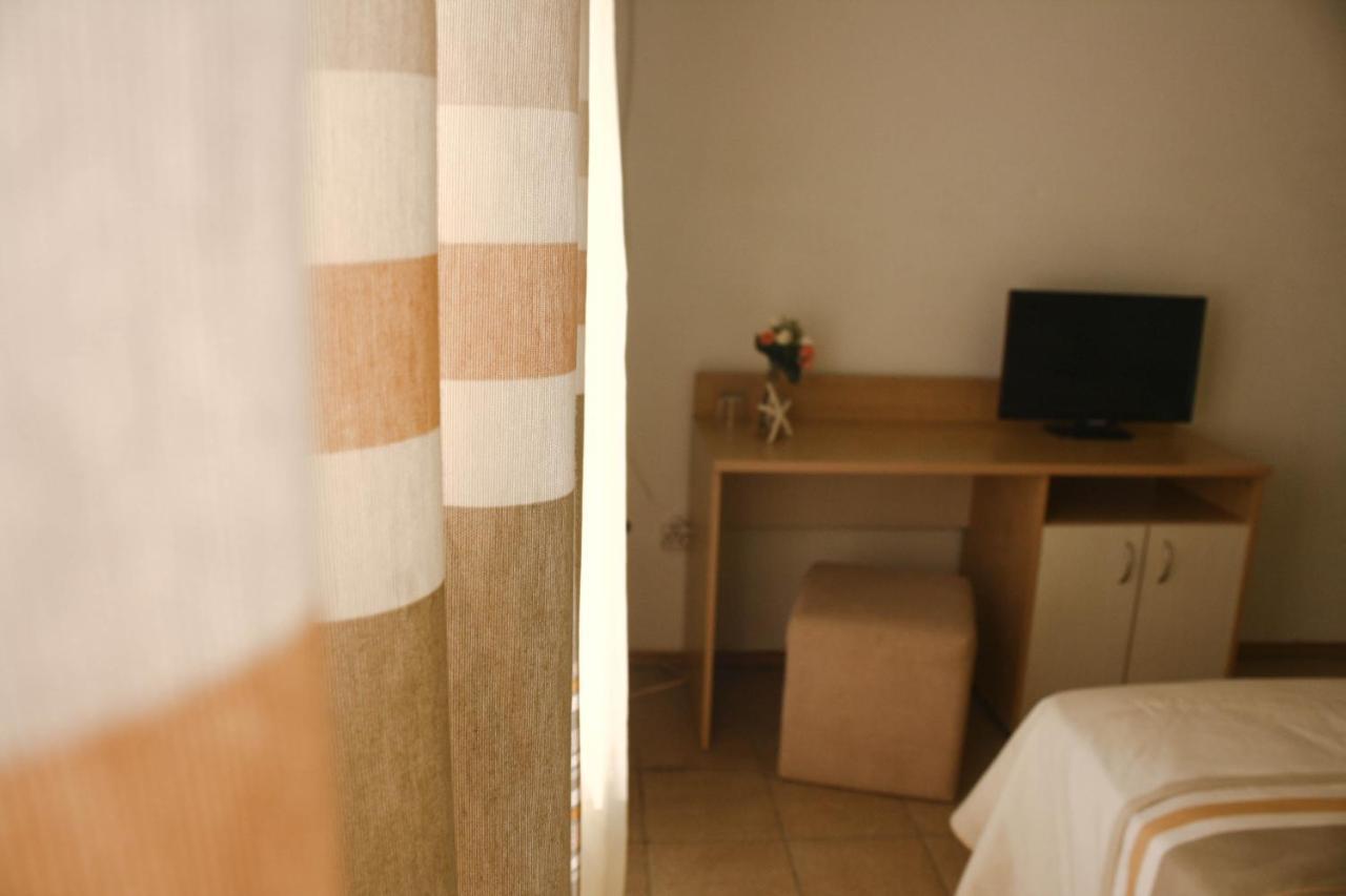 Alba Family Club Hotel Primorsko Exteriör bild
