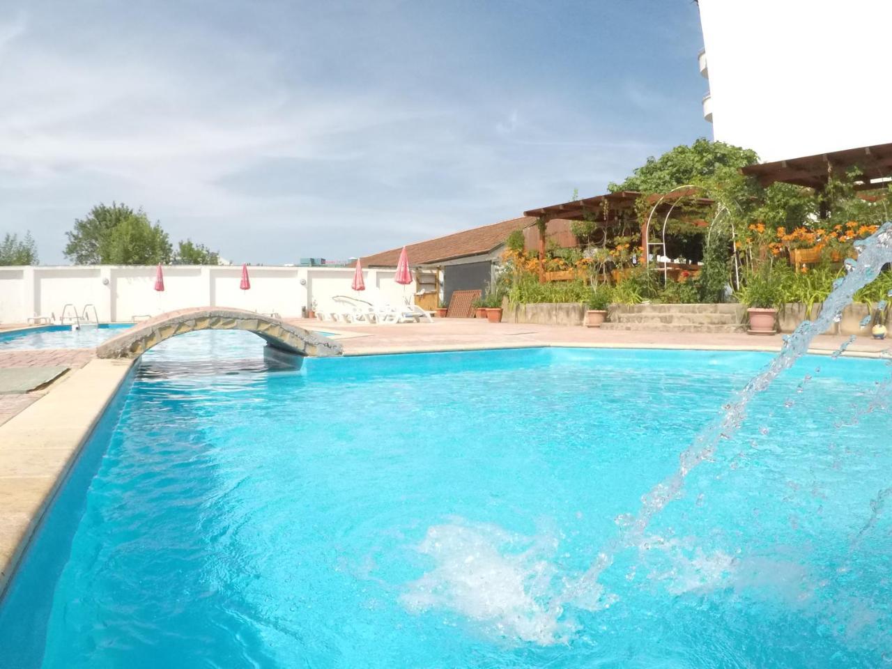 Alba Family Club Hotel Primorsko Exteriör bild