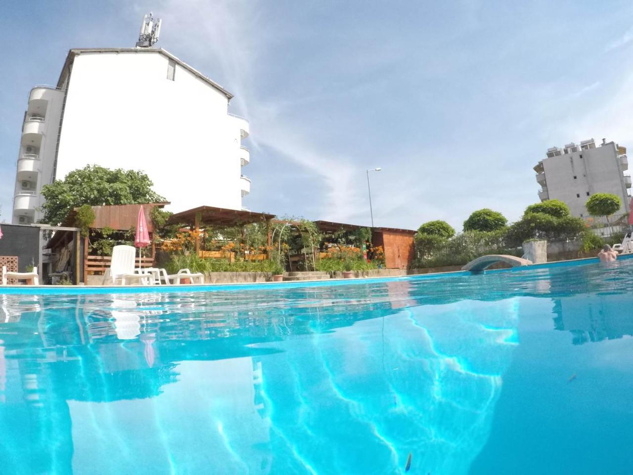 Alba Family Club Hotel Primorsko Exteriör bild