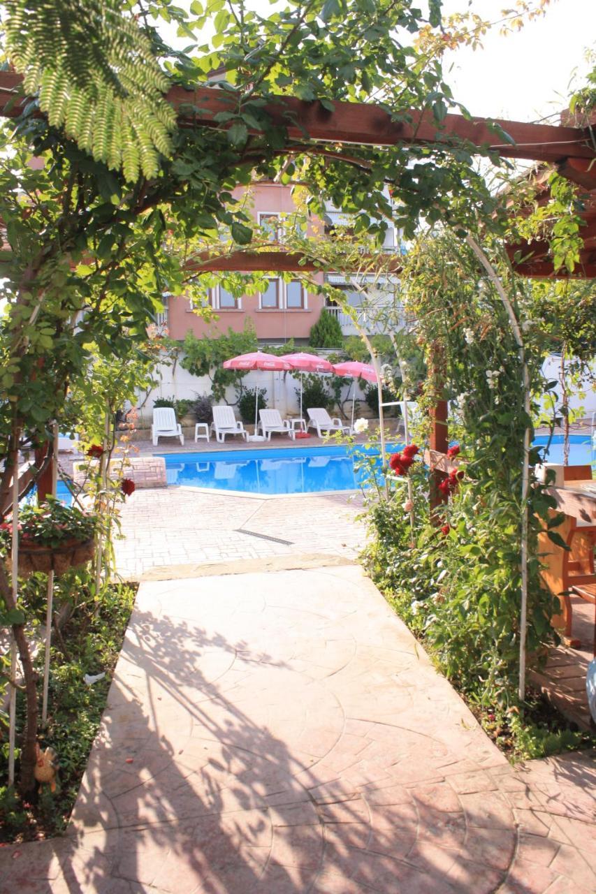 Alba Family Club Hotel Primorsko Exteriör bild