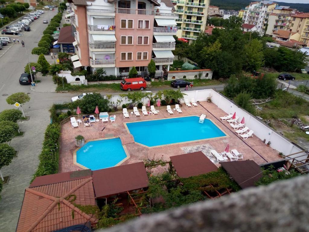 Alba Family Club Hotel Primorsko Exteriör bild