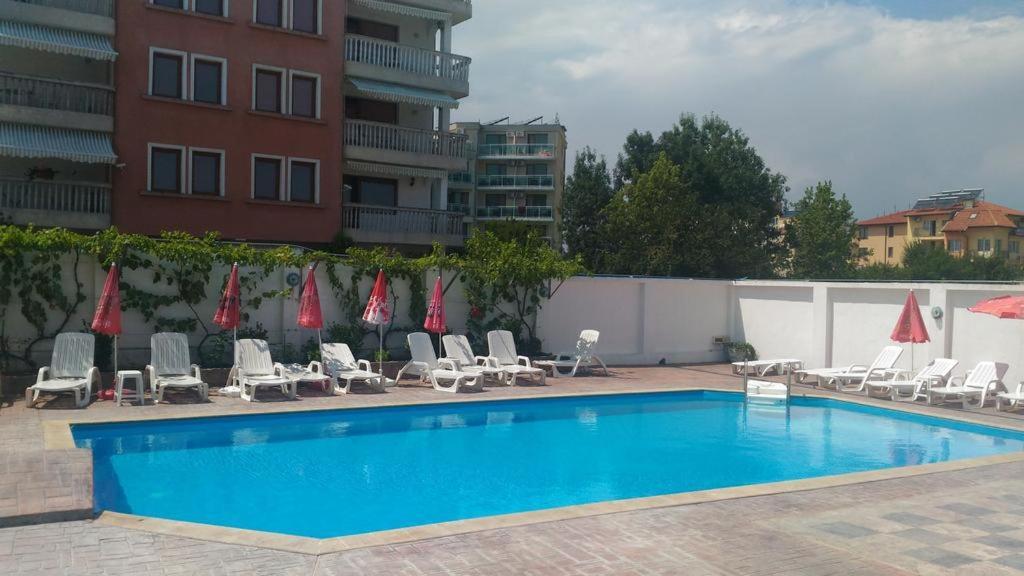 Alba Family Club Hotel Primorsko Exteriör bild